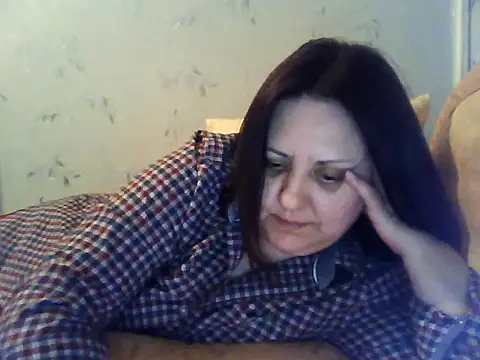 LockyCharm111 online show from April 22, 2026, 6:20 pm