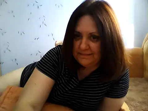 LockyCharm111 online show from June 21, 2026, 1:57 pm