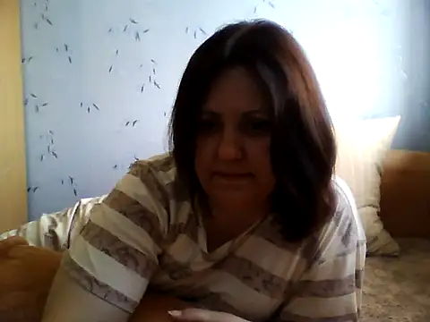 LockyCharm111 online show from June 24, 2026, 4:06 pm