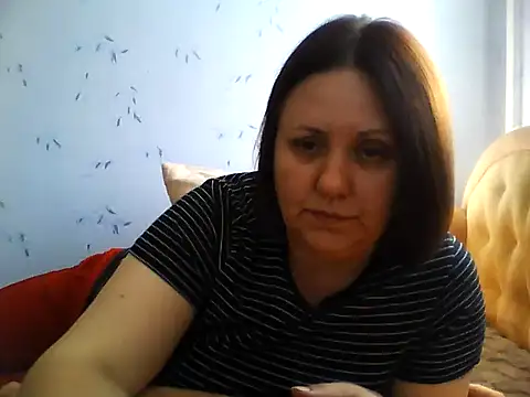 LockyCharm111 online show from July 29, 2026, 1:31 pm