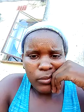 Snapshot of MrsTrina chatting on February 25, 2026, 1:43 pm MrsTrina online show from February 25, 2026, 1:43 pm