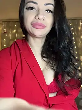 Layana Ro online show from March 4, 2026, 9:32 pm