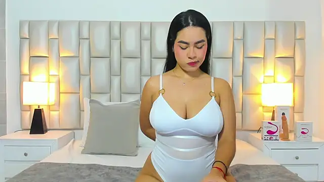 paola katy dicks online show from June 24, 2026, 7:57 pm