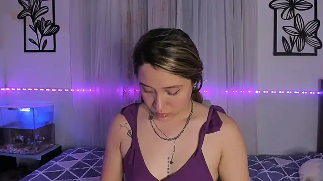 LeiahBlonde  online show from March 3, 2026, 5:35 am