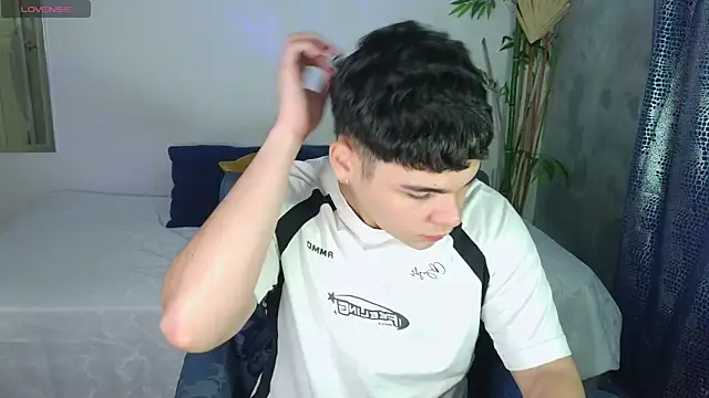 eithan jonnes online show from February 13, 2026, 10:28 pm