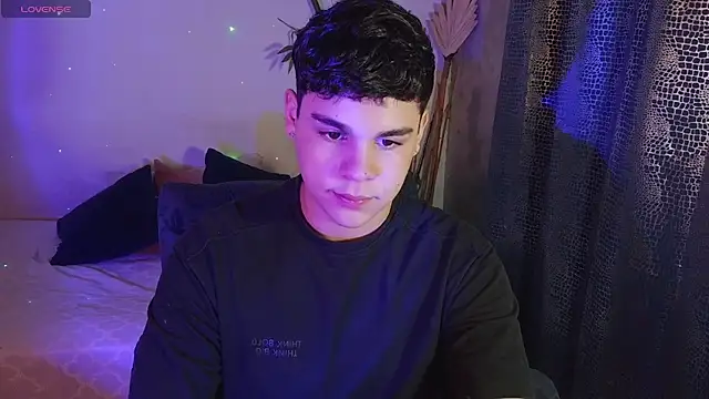 eithan jonnes online show from February 22, 2026, 9:24 pm