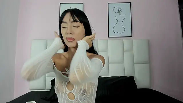 PeytonLouise online show from March 12, 2026, 1:28 pm