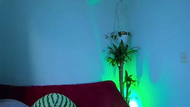 sara-jules online show from March 17, 2026, 11:35 am