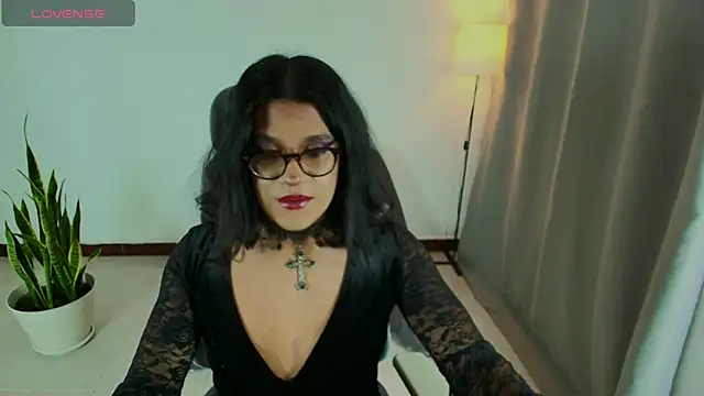 Snapshot of succubus_Vitta chatting on June 13, 2026, 1:58 am succubus Vitta online show from June 13, 2026, 1:58 am
