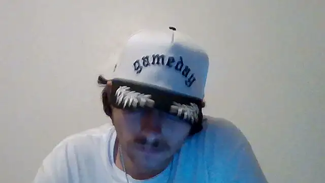 Tallhungandcloudy online show from February 26, 2026, 3:05 am