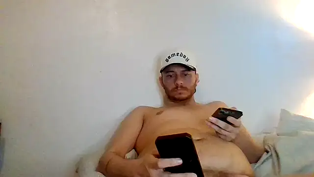 Snapshot of Tallhungandcloudy chatting on March 18, 2026, 6:33 pm Tallhungandcloudy online show from March 18, 2026, 6:33 pm