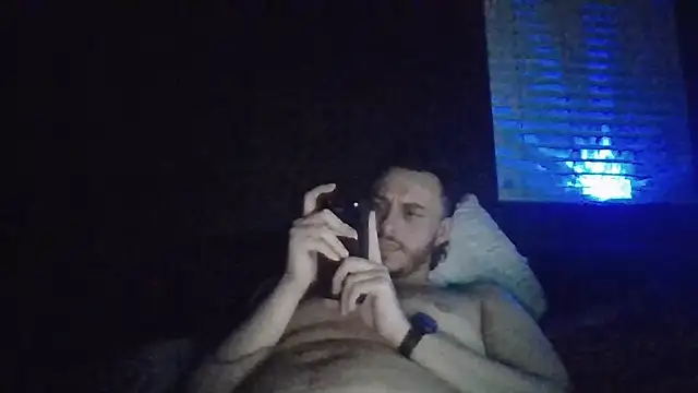 Snapshot of Tallhungandcloudy chatting on May 20, 2026, 7:14 am Tallhungandcloudy online show from May 20, 2026, 7:14 am