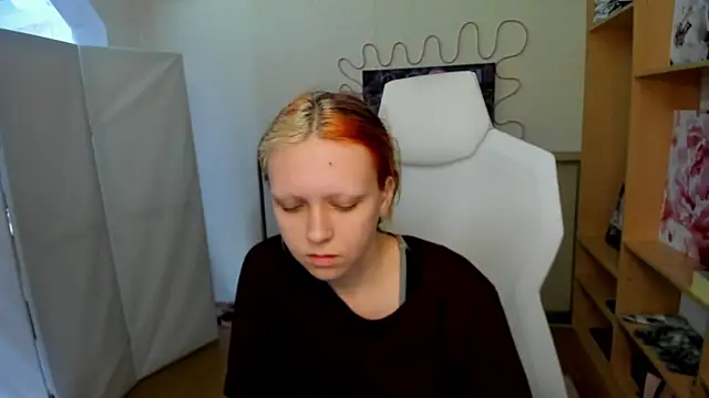 NikolFlostt online show from May 2, 2026, 1:10 am