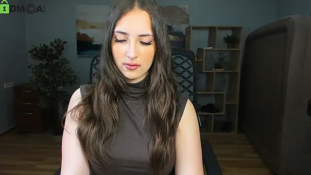 Snapshot of Effy_Royse chatting on June 21, 2026, 6:43 pm Effy Royse online show from June 21, 2026, 6:43 pm