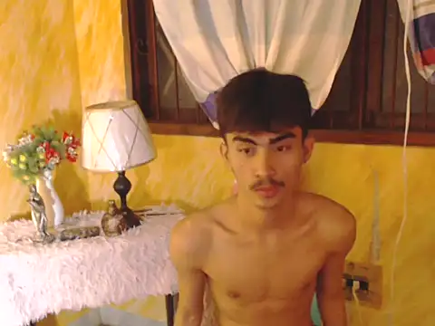 Snapshot of PlayWSlimm chatting on February 13, 2026, 2:02 pm PlayWSlimm online show from February 13, 2026, 2:02 pm