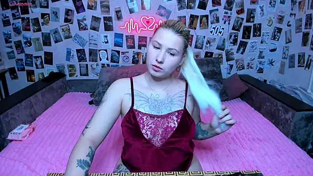 x Ulya1cutex online show from April 30, 2026, 4:35 pm