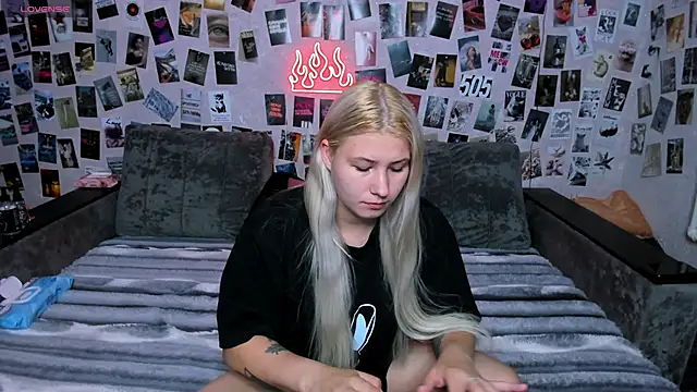 x Ulya1cutex online show from June 29, 2026, 7:03 pm