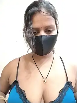 ankita077 online show from May 17, 2026, 5:20 pm