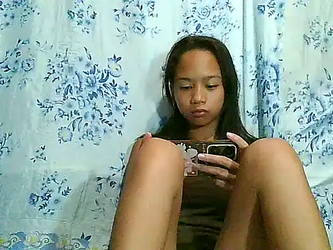 Asianpinay Skinny1818 online show from April 12, 2026, 10:37 pm