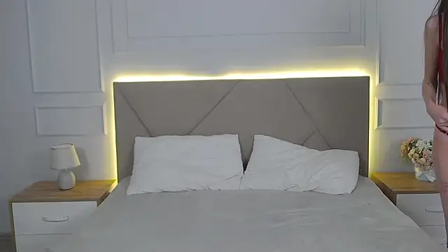 AlisiaStill  online show from March 4, 2026, 12:00 pm