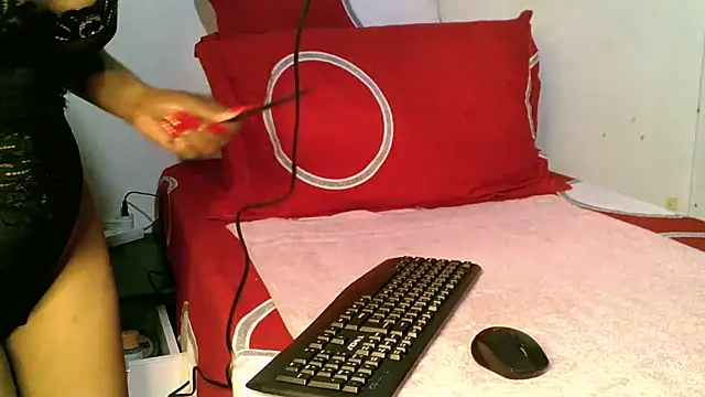 Snapshot of Mabelle_Eveline chatting on June 8, 2026, 8:58 am Mabelle Eveline online show from June 8, 2026, 8:58 am