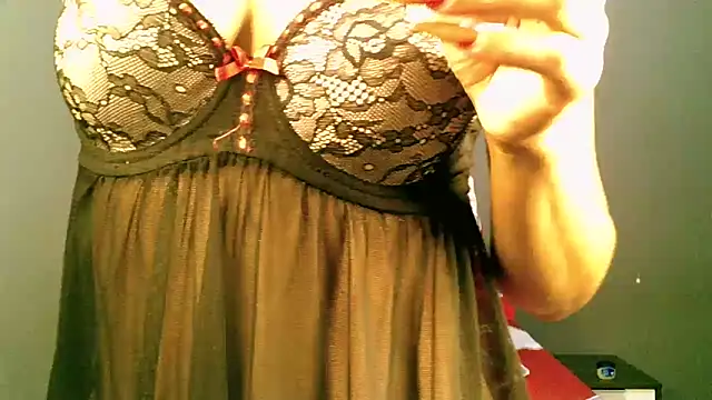 Snapshot of Mabelle_Eveline chatting on June 16, 2026, 8:50 am Mabelle Eveline online show from June 16, 2026, 8:50 am