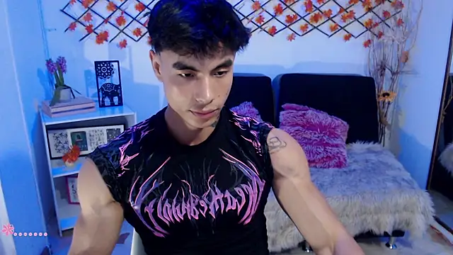 Snapshot of IanWest_ chatting on May 11, 2026, 8:39 pm IanWest online show from May 11, 2026, 8:39 pm