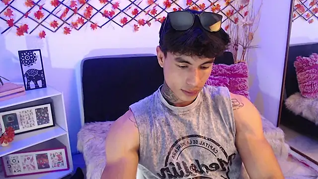 Snapshot of IanWest_ chatting on June 9, 2026, 6:08 pm IanWest online show from June 9, 2026, 6:08 pm