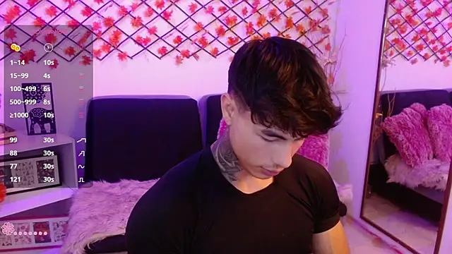 Snapshot of IanWest_ chatting on June 17, 2026, 9:05 pm IanWest online show from June 17, 2026, 9:05 pm