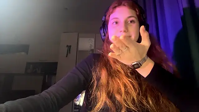 AliceCarrol online show from March 13, 2026, 3:51 pm