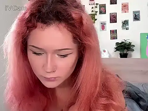 pixieyes00n online show from March 17, 2026, 7:33 am