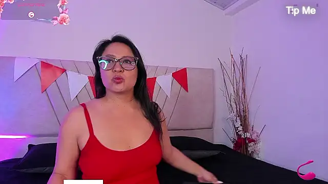 Eliana jhones  online show from March 12, 2026, 11:49 am