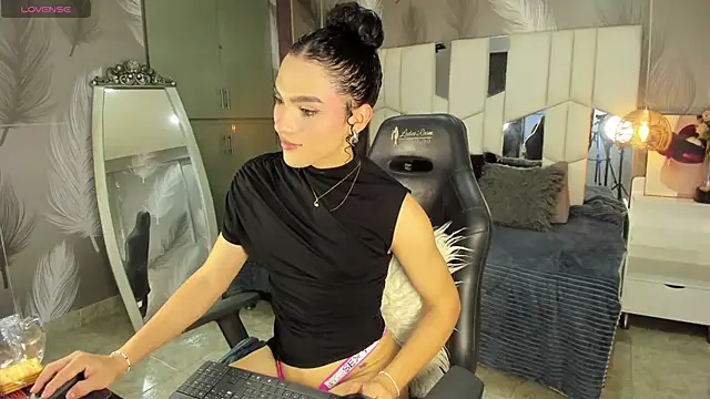 Veronica hottie online show from April 16, 2026, 12:11 am
