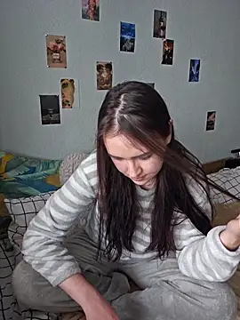 RedginBluebersky online show from March 12, 2026, 8:09 am