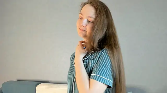 KatheyWasinger online show from March 13, 2026, 1:12 am