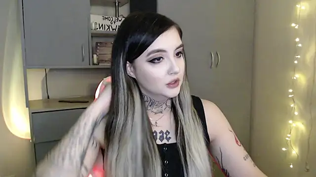 Rin Tozier online show from February 16, 2026, 12:07 am