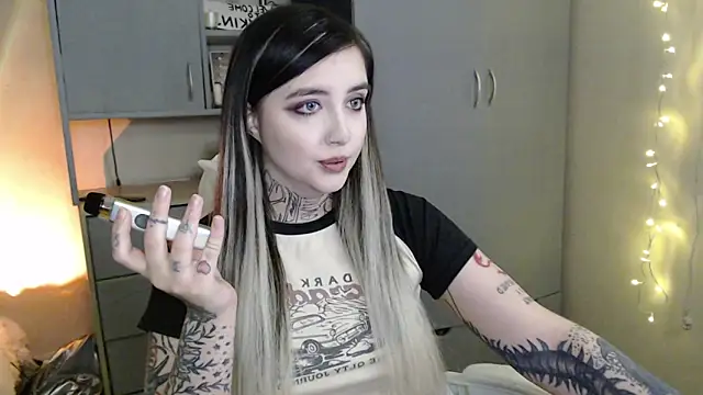 Rin Tozier online show from February 25, 2026, 12:42 am