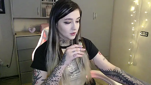 Snapshot of Rin_Tozier chatting on March 21, 2026, 1:32 am Rin Tozier online show from March 21, 2026, 1:32 am