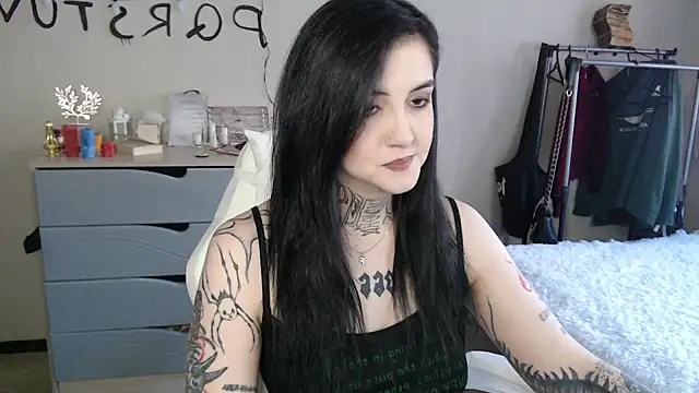 Snapshot of Rin_Tozier chatting on May 6, 2026, 1:25 am Rin Tozier online show from May 6, 2026, 1:25 am