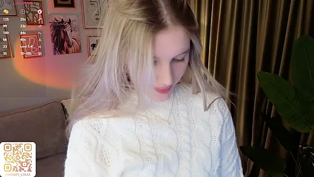 Snapshot of honey_kors chatting on March 8, 2026, 3:05 pm honey kors online show from March 8, 2026, 3:05 pm