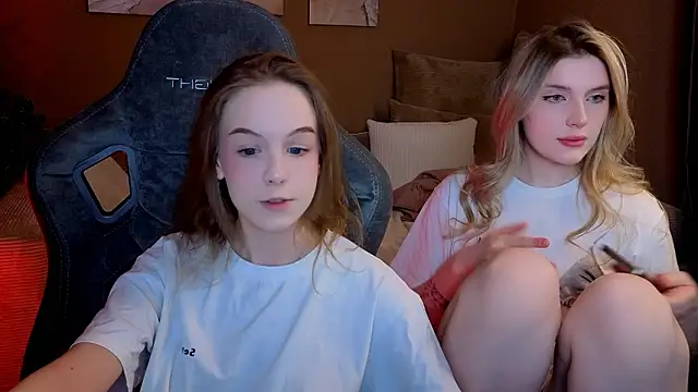 Snapshot of honey_kors chatting on March 20, 2026, 4:01 pm honey kors online show from March 20, 2026, 4:01 pm