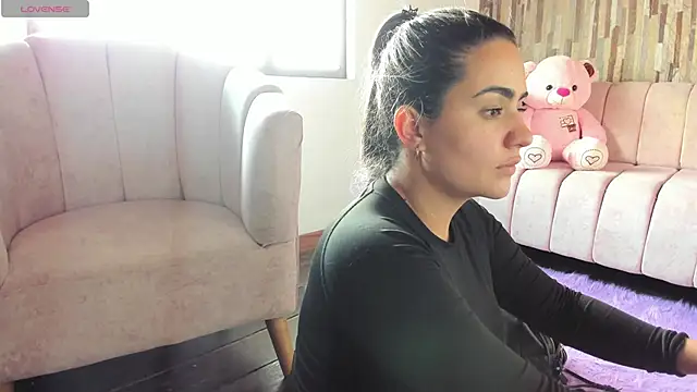 Miilana  online show from March 14, 2026, 6:35 pm