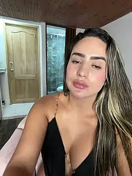 Snapshot of Miilana_ chatting on May 16, 2026, 12:18 am Miilana online show from May 16, 2026, 12:18 am