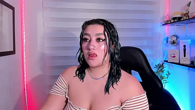Emily Jonesh online show from July 26, 2026, 12:34 pm