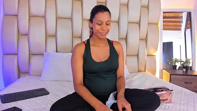 Snapshot of MelanyStone_ chatting on July 24, 2026, 11:52 am MelanyStone online show from July 24, 2026, 11:52 am