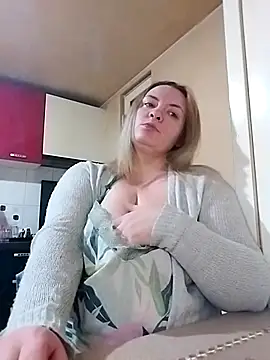 HotStepmommy4 online show from February 11, 2026, 10:37 pm