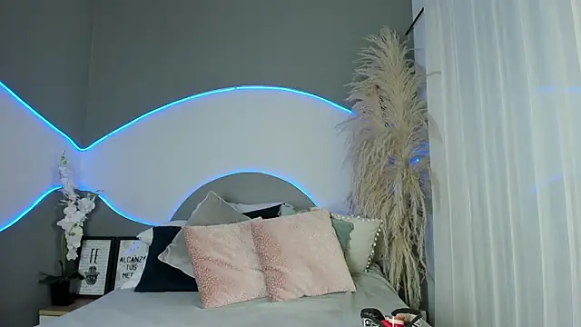 Bliis  online show from February 18, 2026, 11:50 am