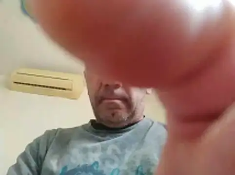 davidgra19788 online show from April 2, 2026, 9:29 am