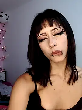 Snapshot of emma_cg chatting on June 25, 2026, 8:35 pm emma cg online show from June 25, 2026, 8:35 pm