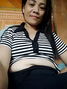 Snapshot of molly-xx chatting on June 16, 2026, 7:33 am molly-xx online show from June 16, 2026, 7:33 am